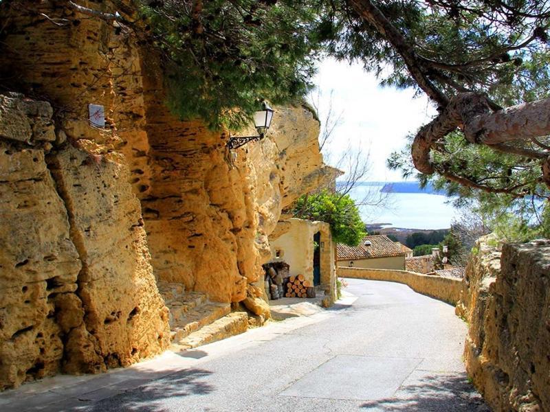 La Palmeraie Istres Exterior photo